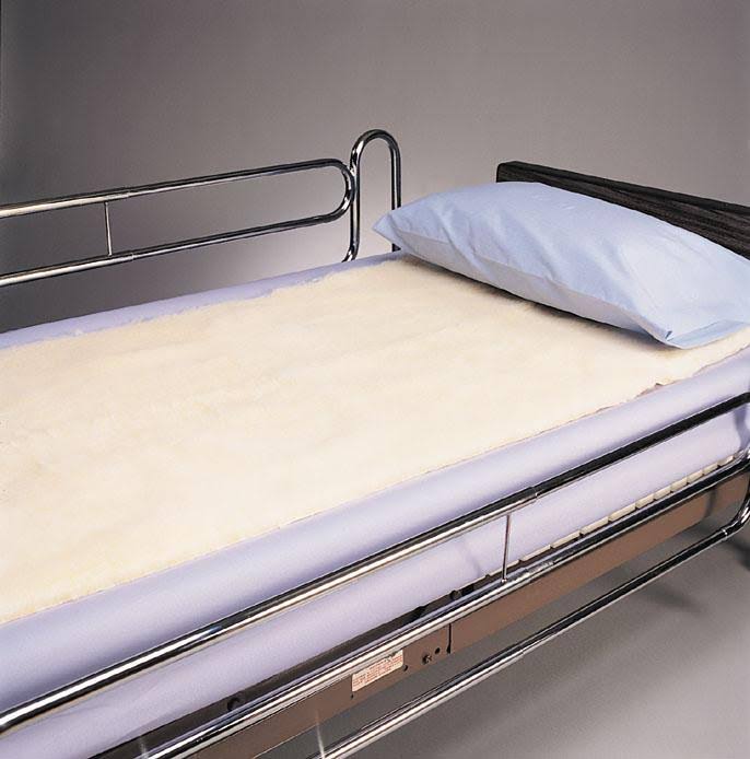 White Synthetic Sheepskin Pads F63125