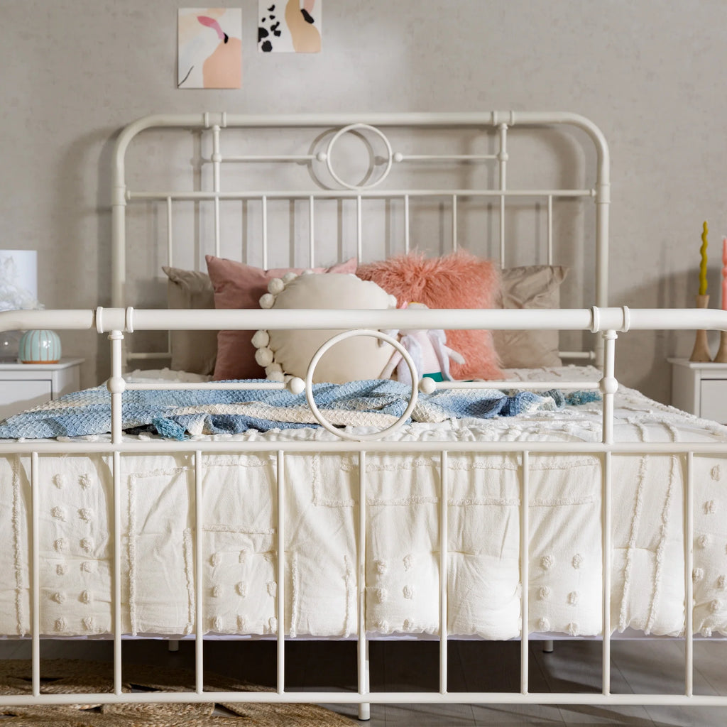 Queen Metal Bed S61677