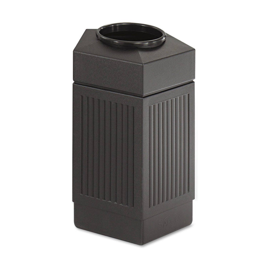 Black 30.1 gal Outdoor Trash Can J9407