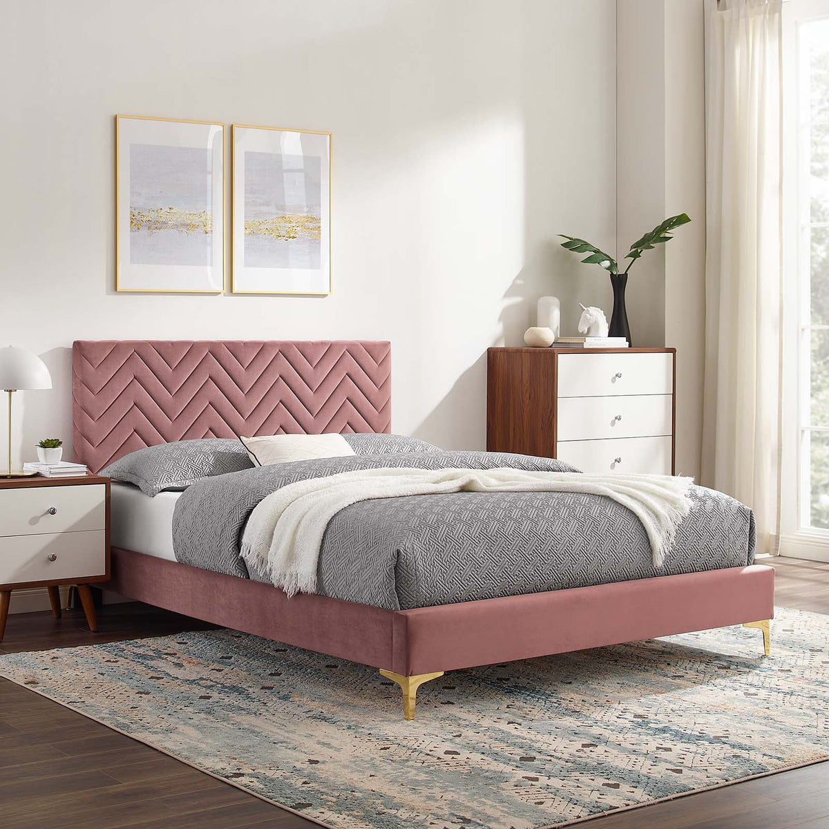 Twin Performance Velvet Platform Bed B810