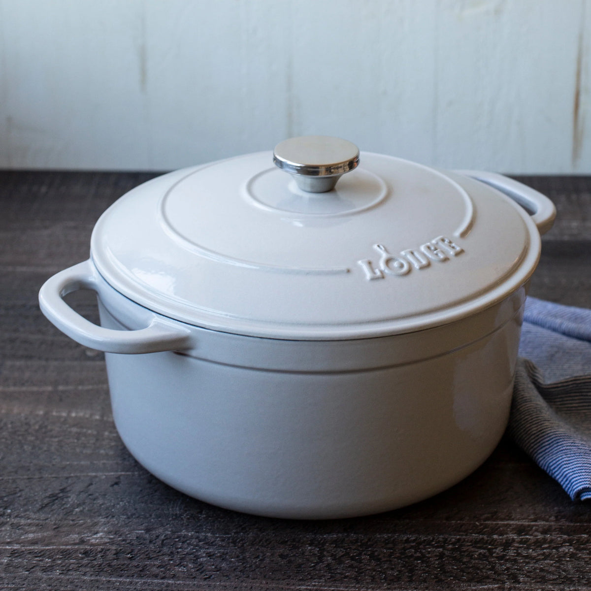 5.5 Quart Enameled Cast Iron Dutch Oven Q28158