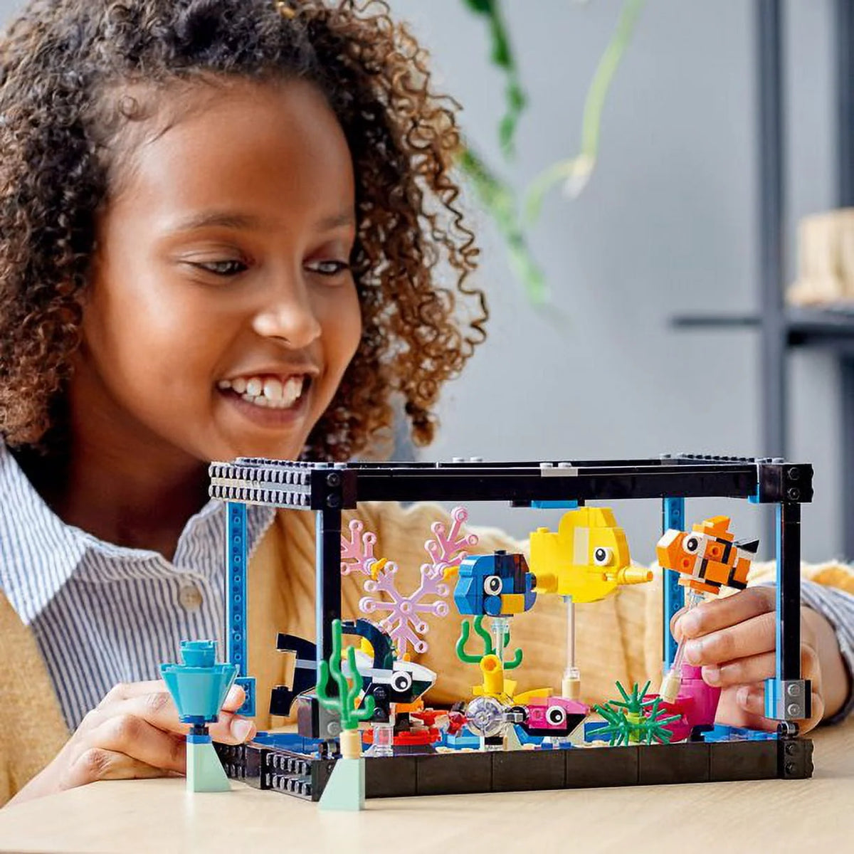 LEGO Creator 3in1 Fish Tank Building Toy (352 Pieces) Z5791