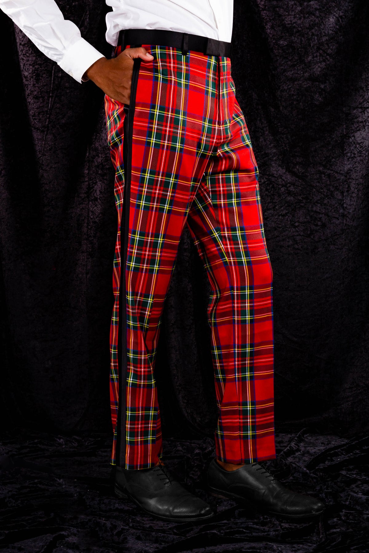 Tartan Plaid Tuxedo, Size 50, Black/Red B421