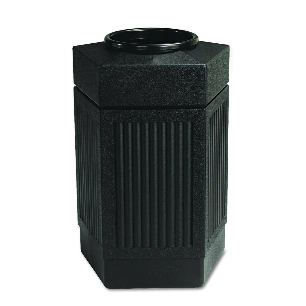 Black 30.1 gal Outdoor Trash Can J9407