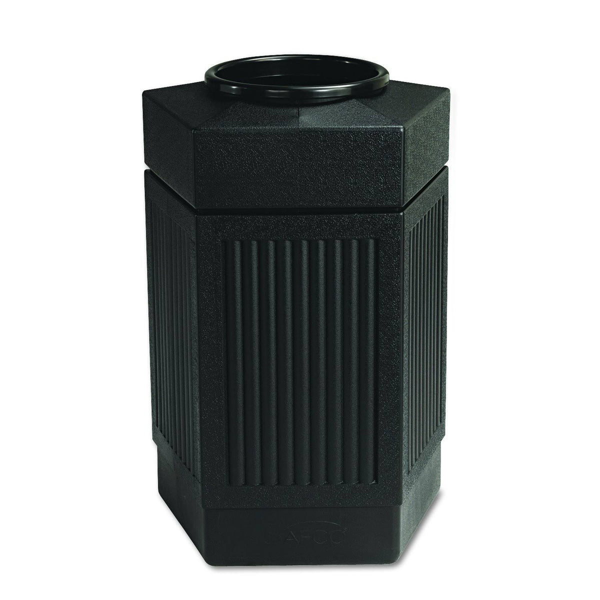 Black 30.1 gal Outdoor Trash Can J9407