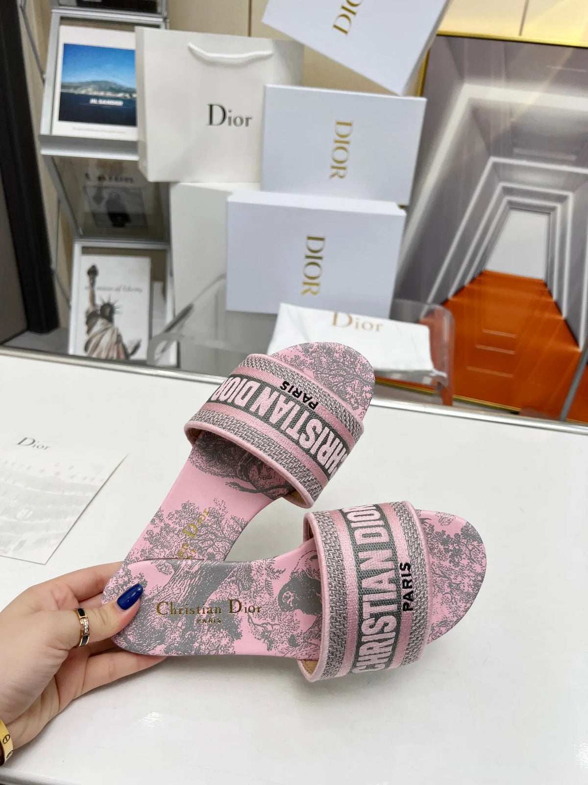 Women Slippers J3144
