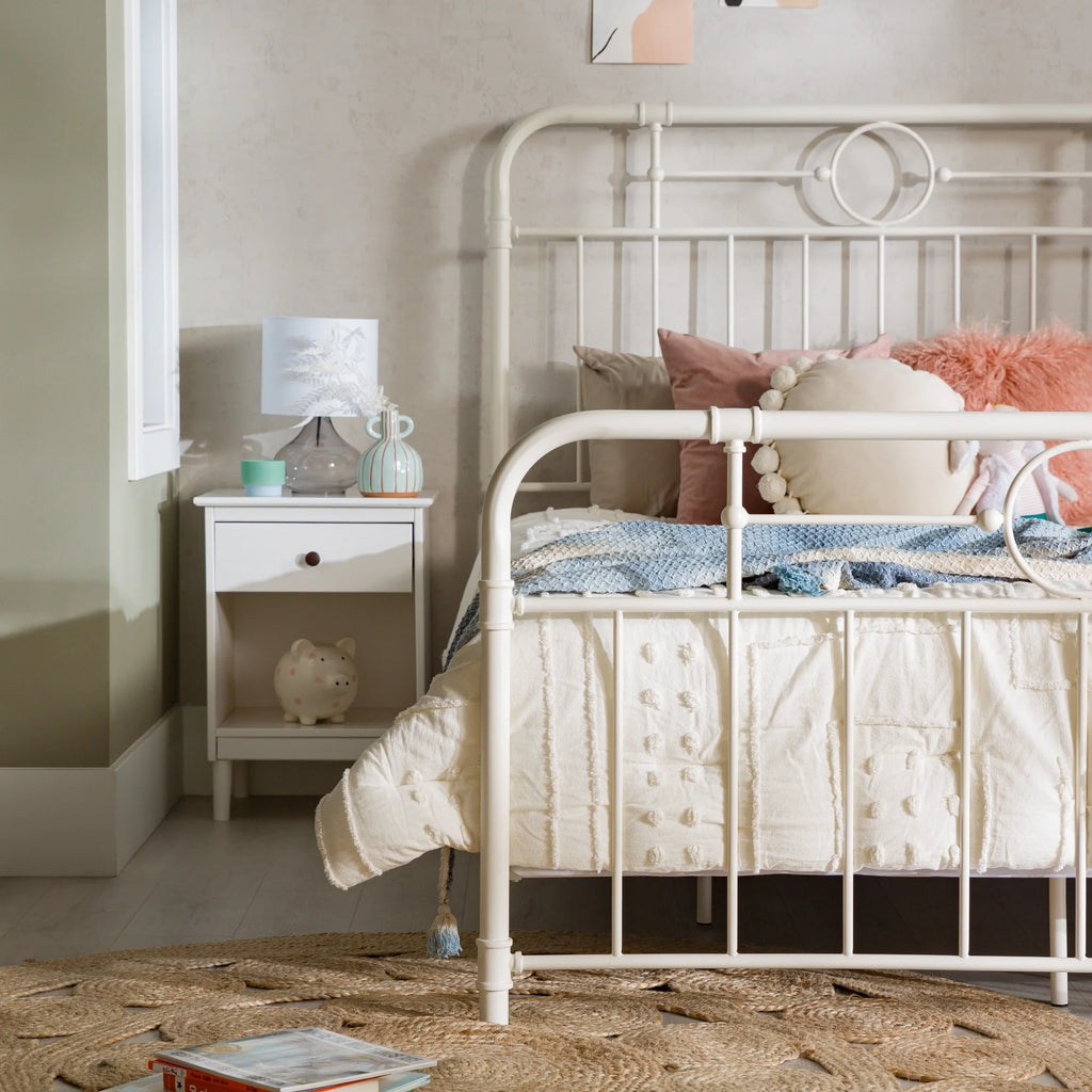 Queen Metal Bed S61677